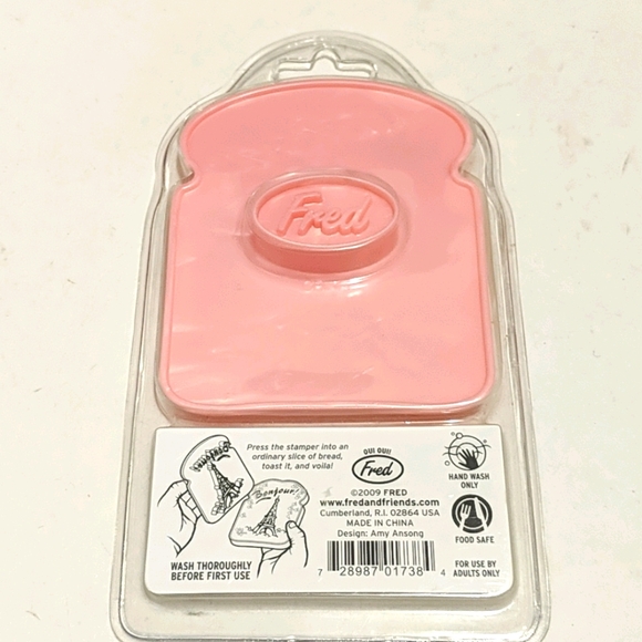 NIB Eiffel Tower Toast Stamper - Picture 3 of 4